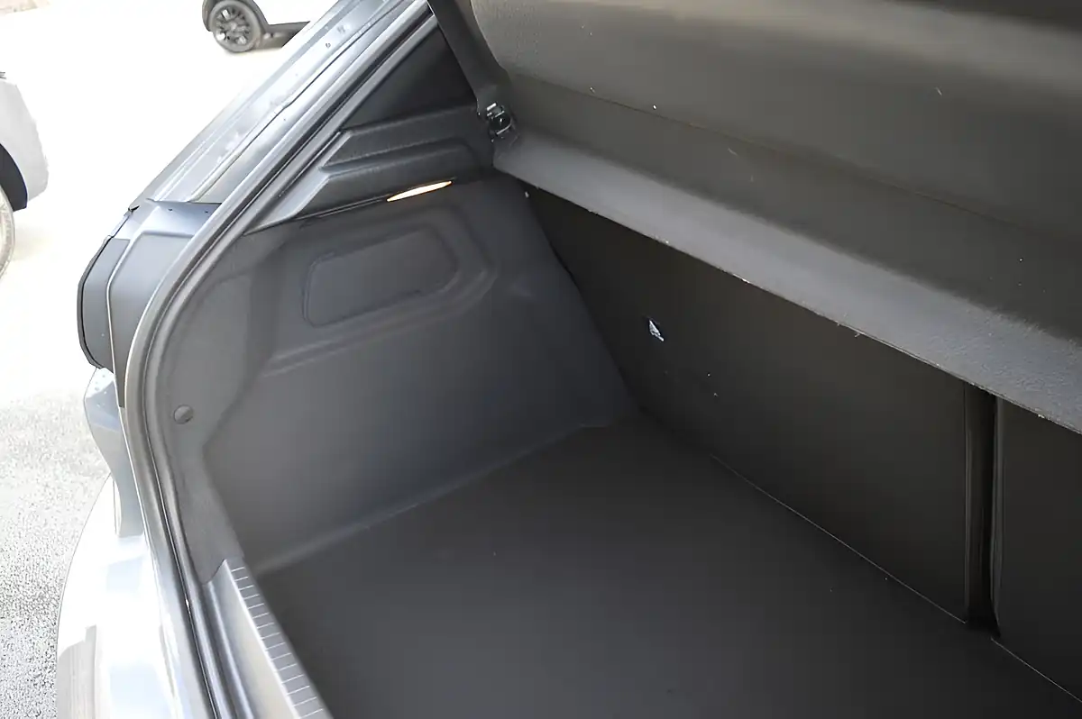 Used 2024 Peugeot 208 Allure Selenium Grey - Interior and Exterior details 14