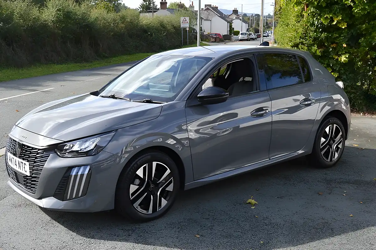 Used 2024 Peugeot 208 Allure Selenium Grey - Interior and Exterior details 5