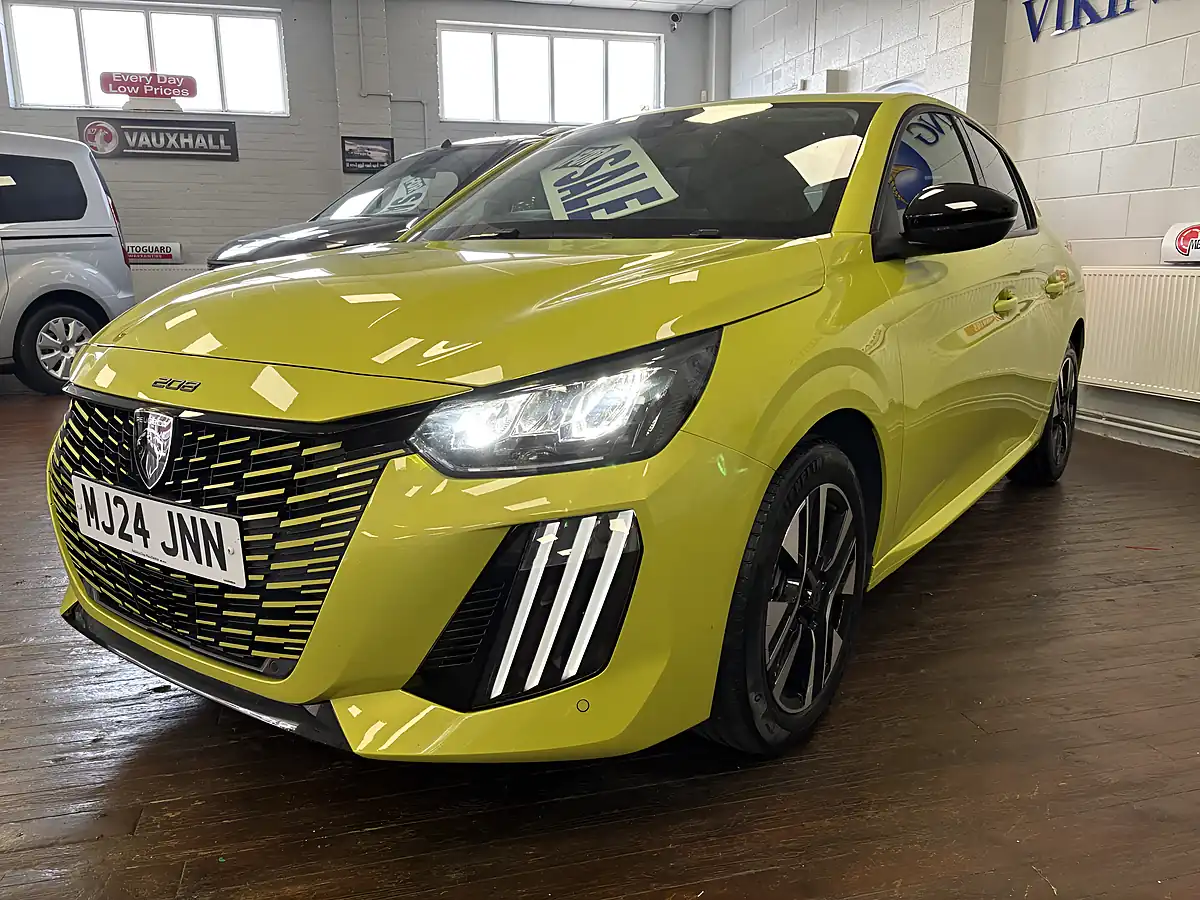 Used 2024 Peugeot 208 Allure Yellow - Interior and Exterior details 5