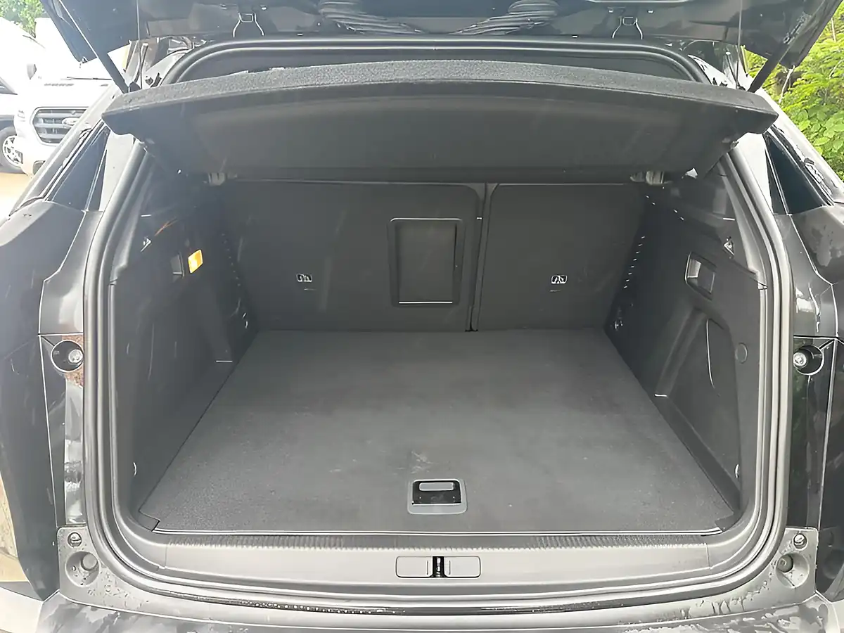 Used 2024 Peugeot 3008 GT Black - Interior and Exterior details 13