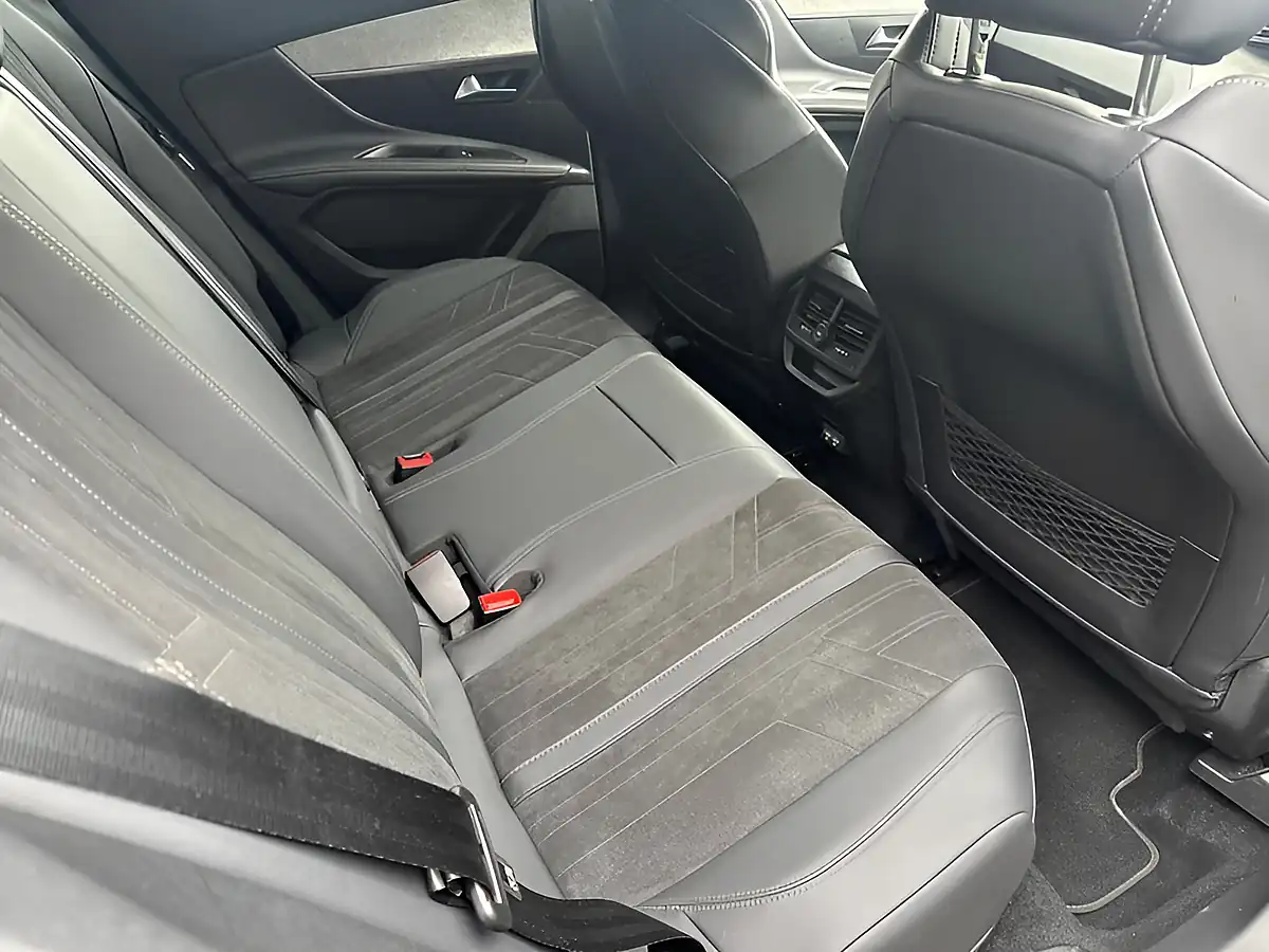 Used 2024 Peugeot 3008 GT Black - Interior and Exterior details 4