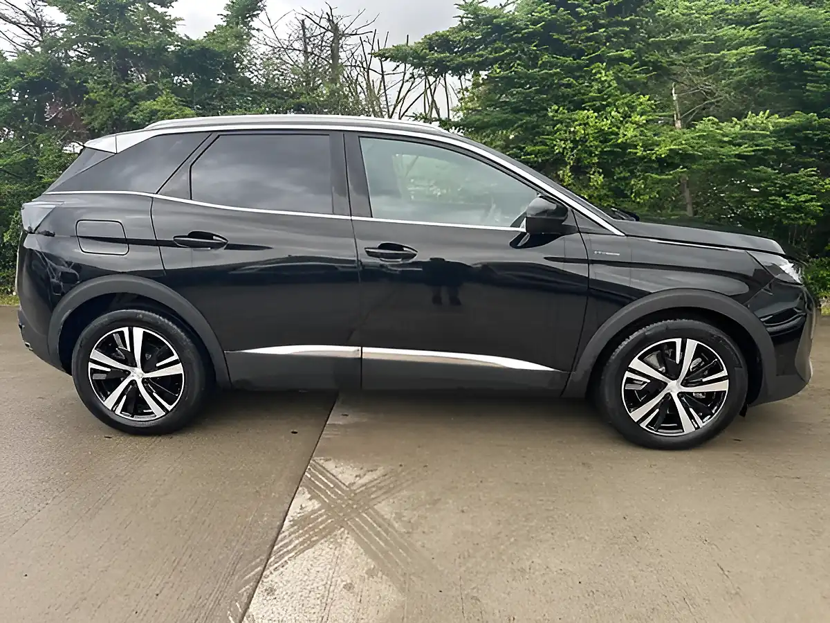 Used 2024 Peugeot 3008 GT Black - Interior and Exterior details 7