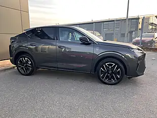 Used 2024 Peugeot 3008 GT Grey - Interior and Exterior details 12