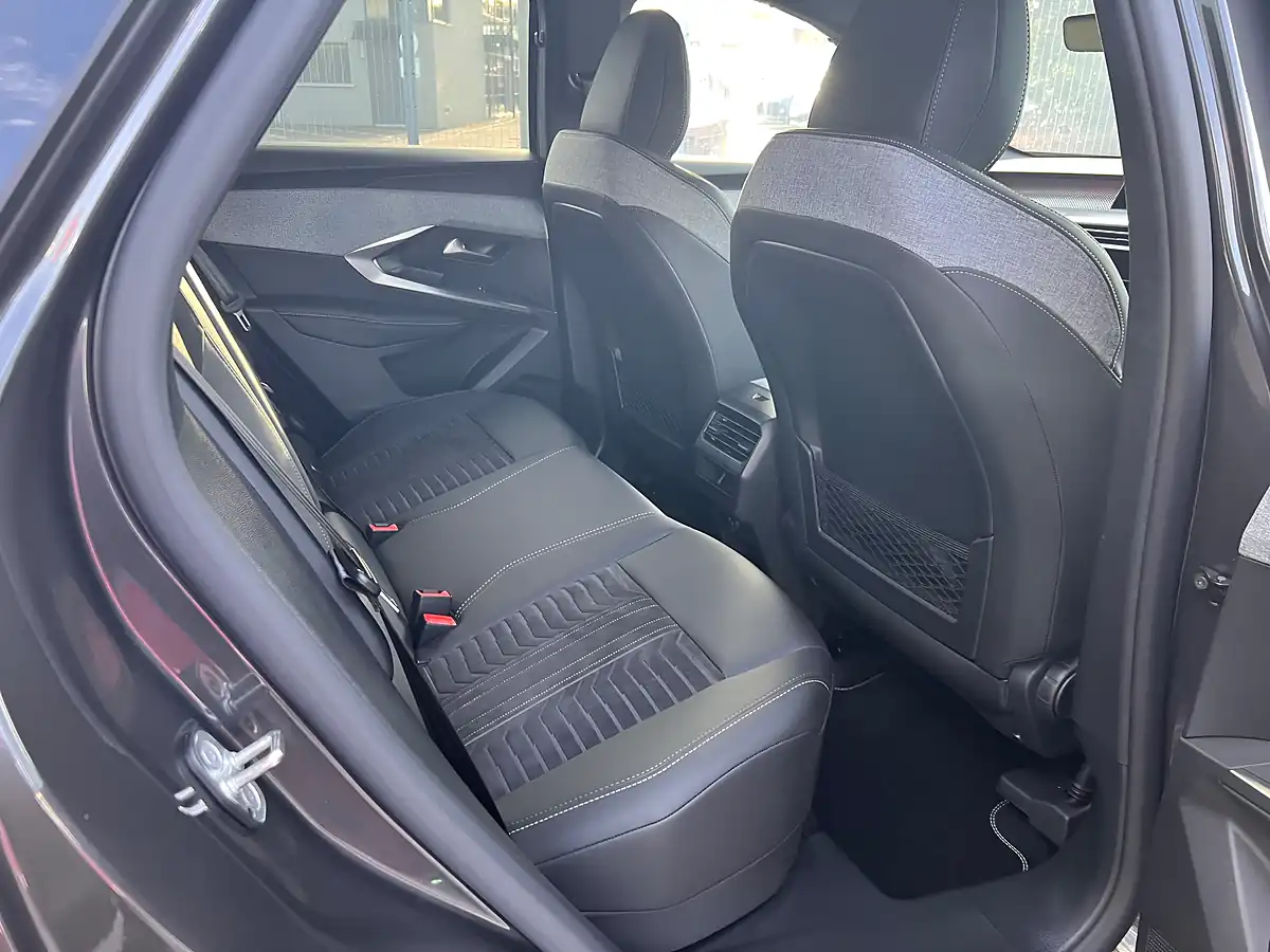 Used 2024 Peugeot 3008 GT Grey - Interior and Exterior details 17