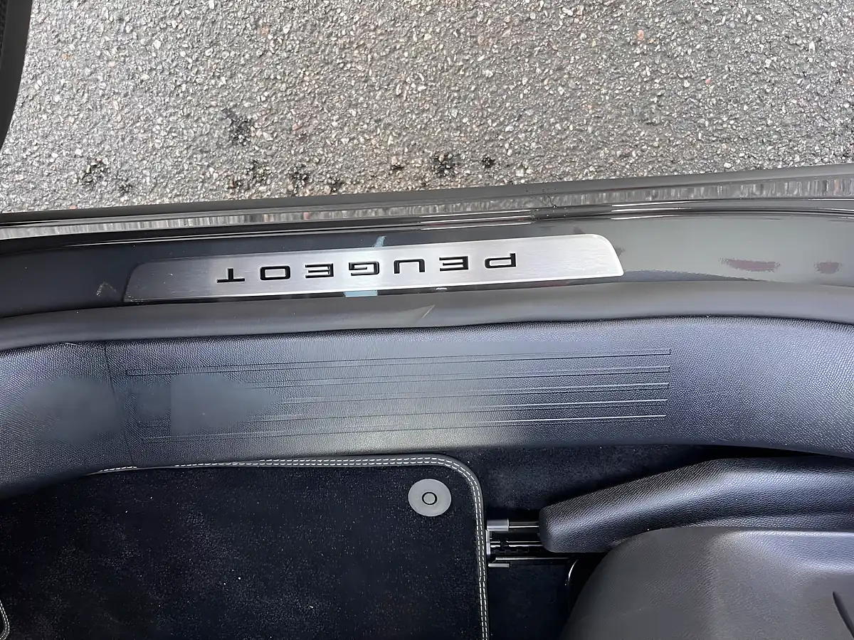 Used 2024 Peugeot 3008 GT Grey - Interior and Exterior details 20
