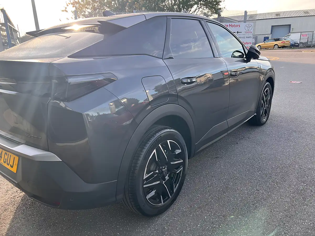 Used 2024 Peugeot 3008 GT Grey - Interior and Exterior details 9