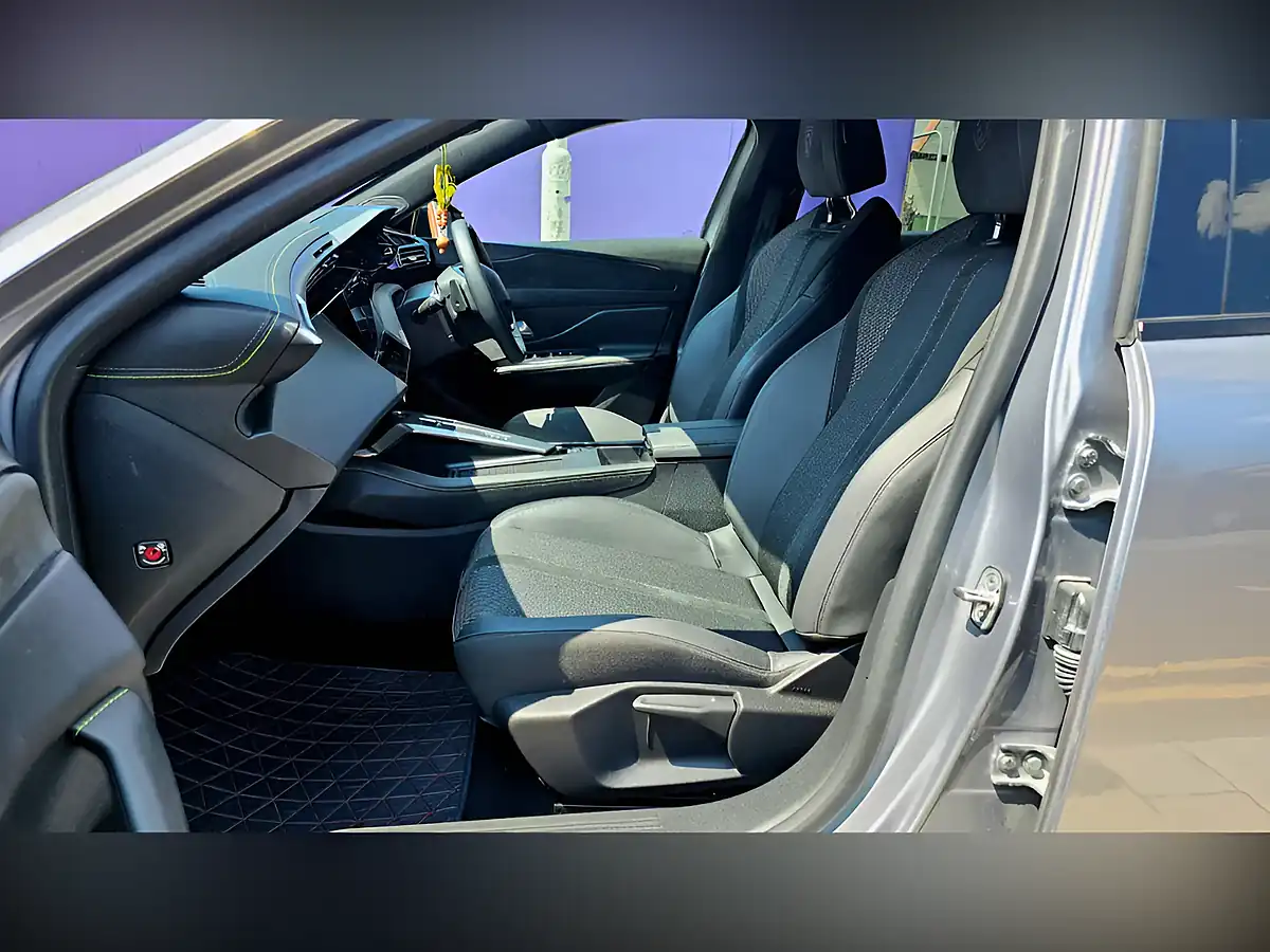Used 2024 Peugeot 308 GT Cumulus Grey - Interior and Exterior details 12