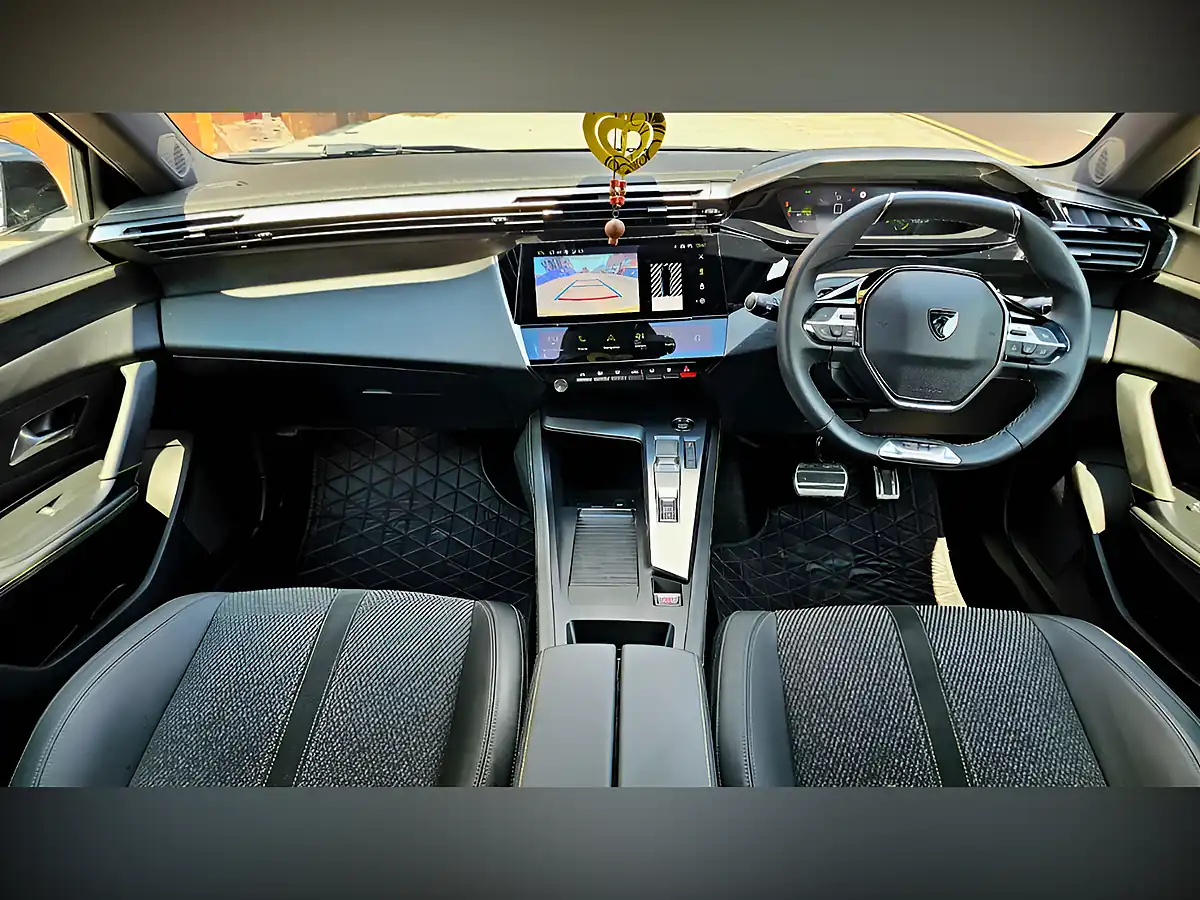 Used 2024 Peugeot 308 GT Cumulus Grey - Interior and Exterior details 15