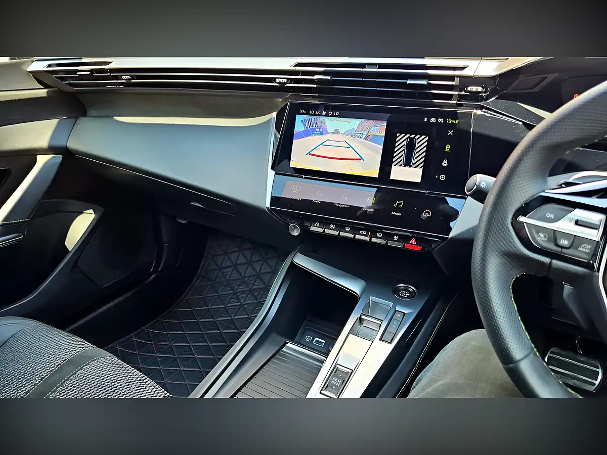 Used 2024 Peugeot 308 GT Cumulus Grey - Interior and Exterior details 16