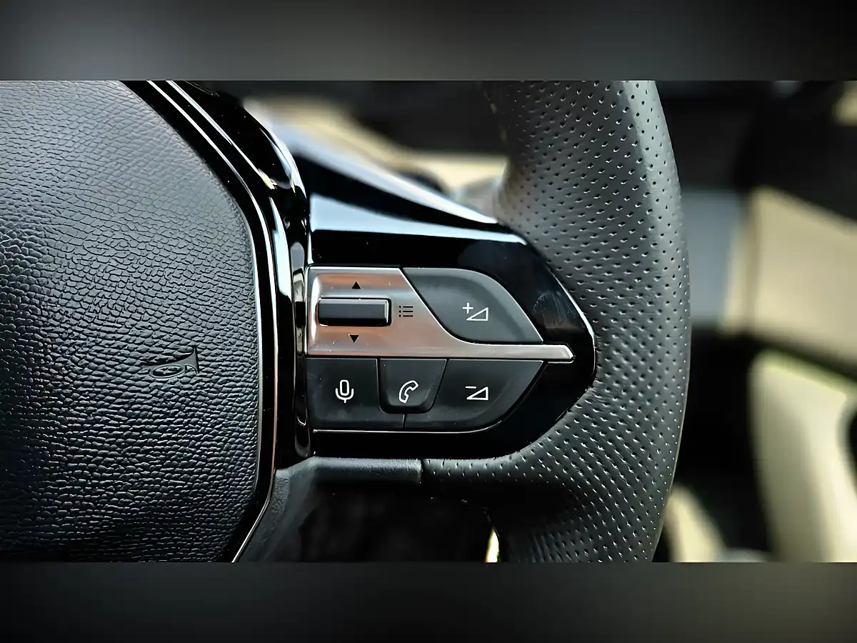 Used 2024 Peugeot 308 GT Cumulus Grey - Interior and Exterior details 17