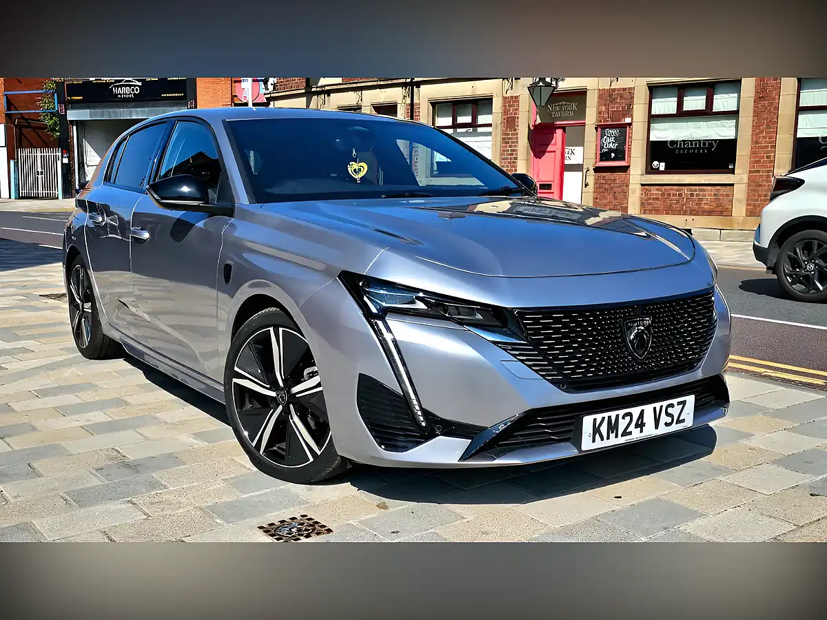 Used 2024 Peugeot 308 GT Cumulus Grey - Interior and Exterior details 20