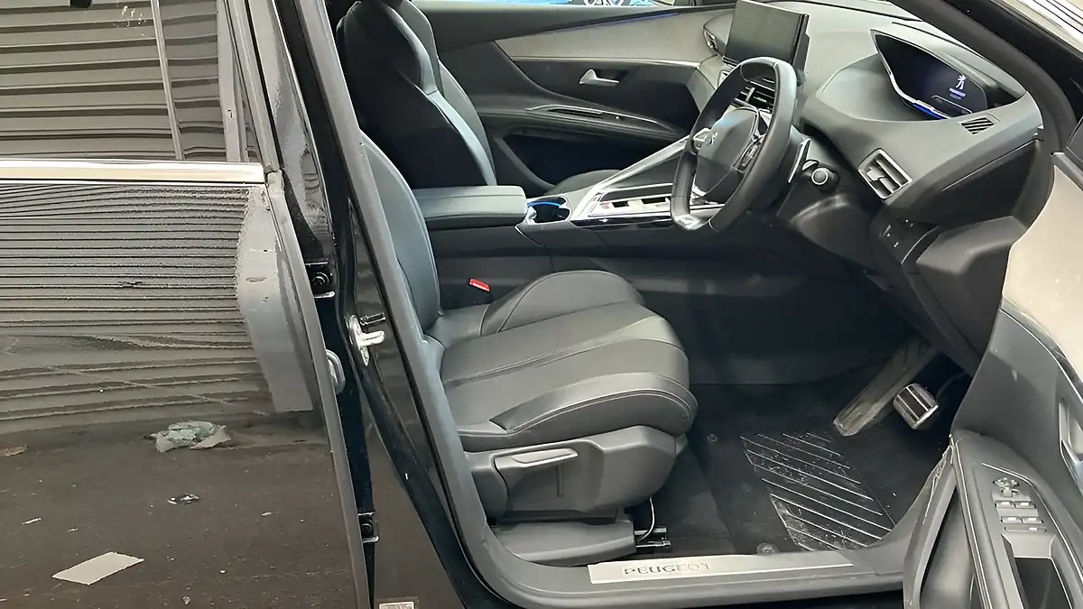 Used 2024 Peugeot 5008 GT Black - Interior and Exterior details 15