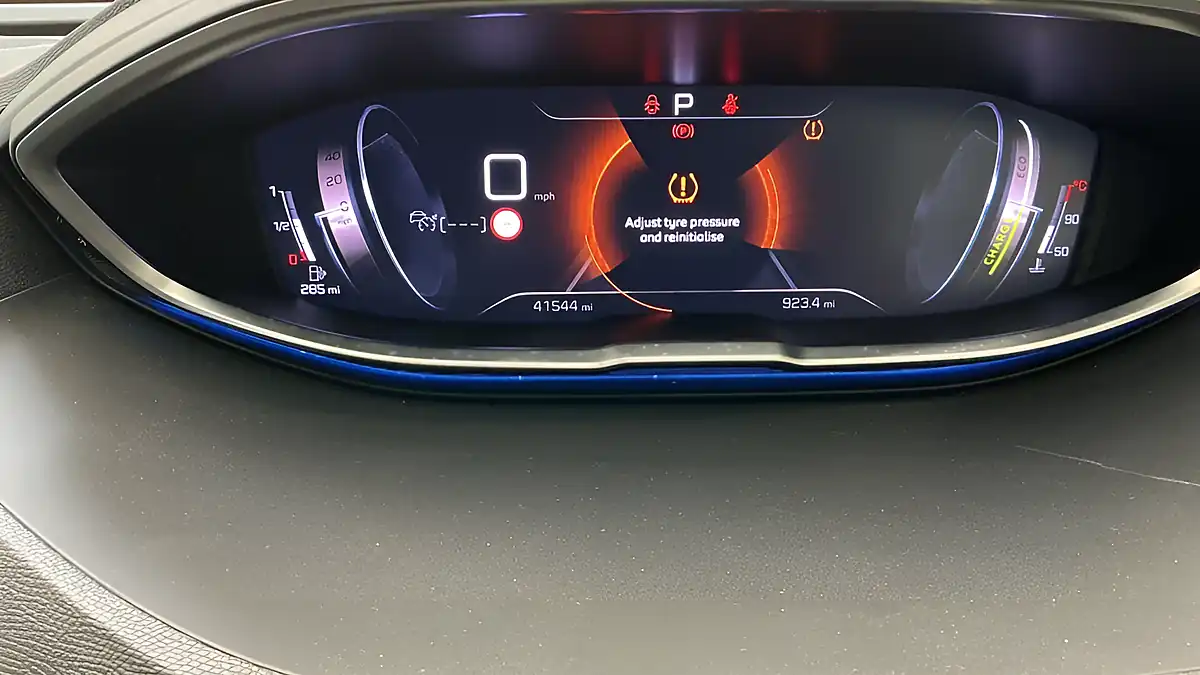 Used 2024 Peugeot 5008 GT Black - Interior and Exterior details 16