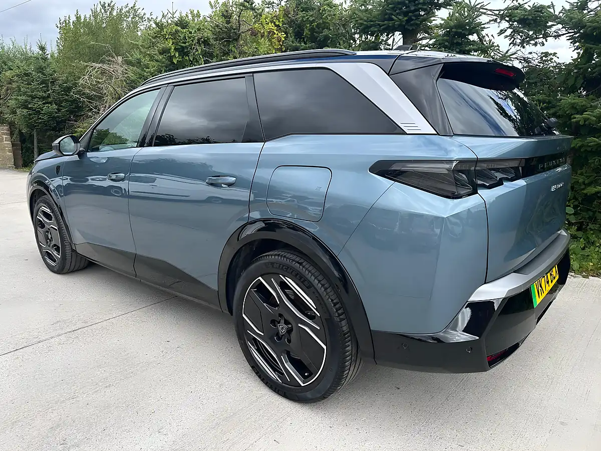 Used 2024 Peugeot 5008 - Interior and Exterior details 4