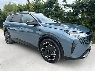Used 2024 Peugeot 5008 - Interior and Exterior details 8