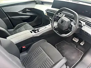 Used 2024 Peugeot 5008 - Interior and Exterior details 9