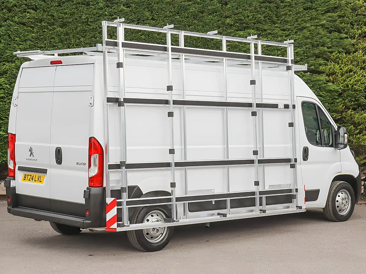 Used 2024 Peugeot Boxer 335 Professional Premium+ Ice White - Interior and Exterior details 4