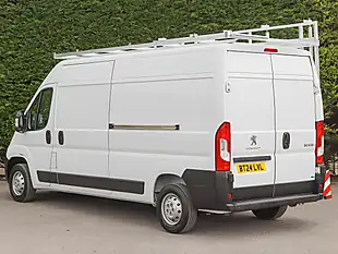 Used 2024 Peugeot Boxer 335 Professional Premium+ Ice White - Interior and Exterior details 8