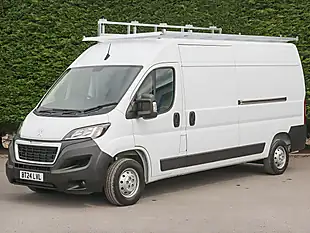 Used 2024 Peugeot Boxer 335 Professional Premium+ Ice White - Interior and Exterior details 3