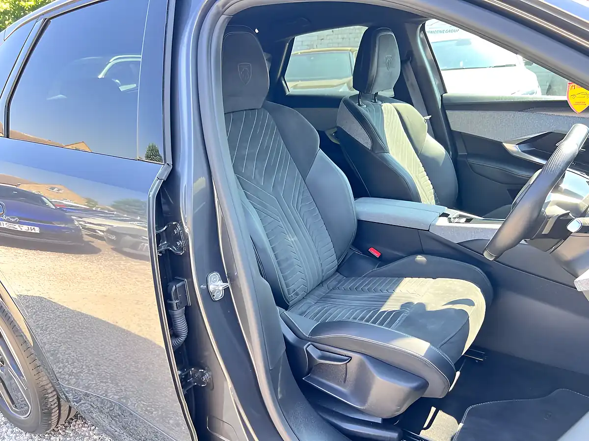Used 2024 Peugeot E-3008 GT Grey - Interior and Exterior details 10