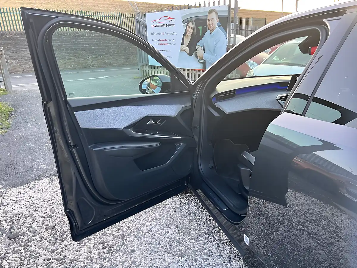Used 2024 Peugeot E-3008 GT Grey - Interior and Exterior details 18