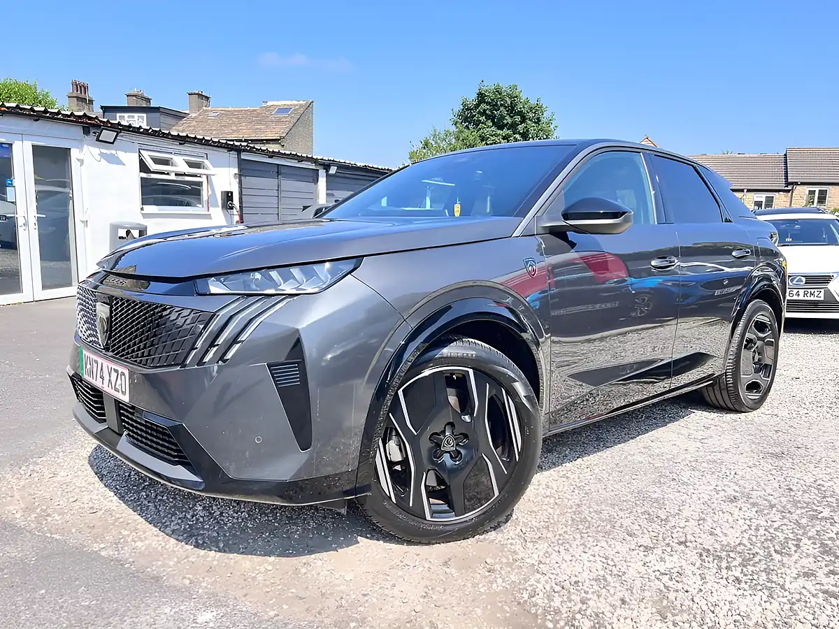 Used 2024 Peugeot E-3008 GT Grey - Interior and Exterior details 3