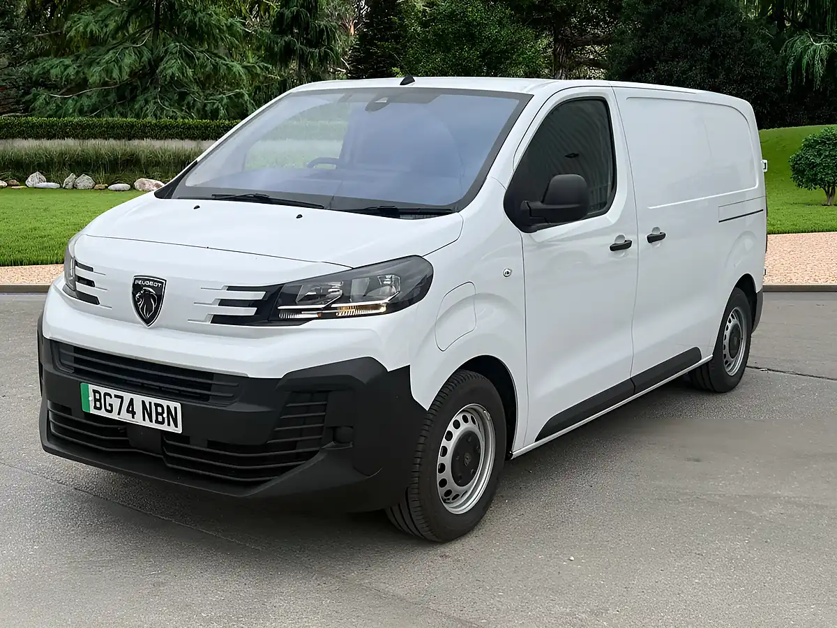 Used 2024 Peugeot E-Expert Professional Standard White - Interior and Exterior details 11