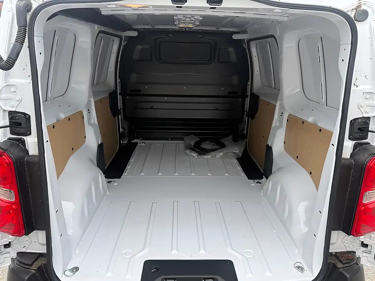 Used 2024 Peugeot E-Expert Professional Standard White - Interior and Exterior details 13