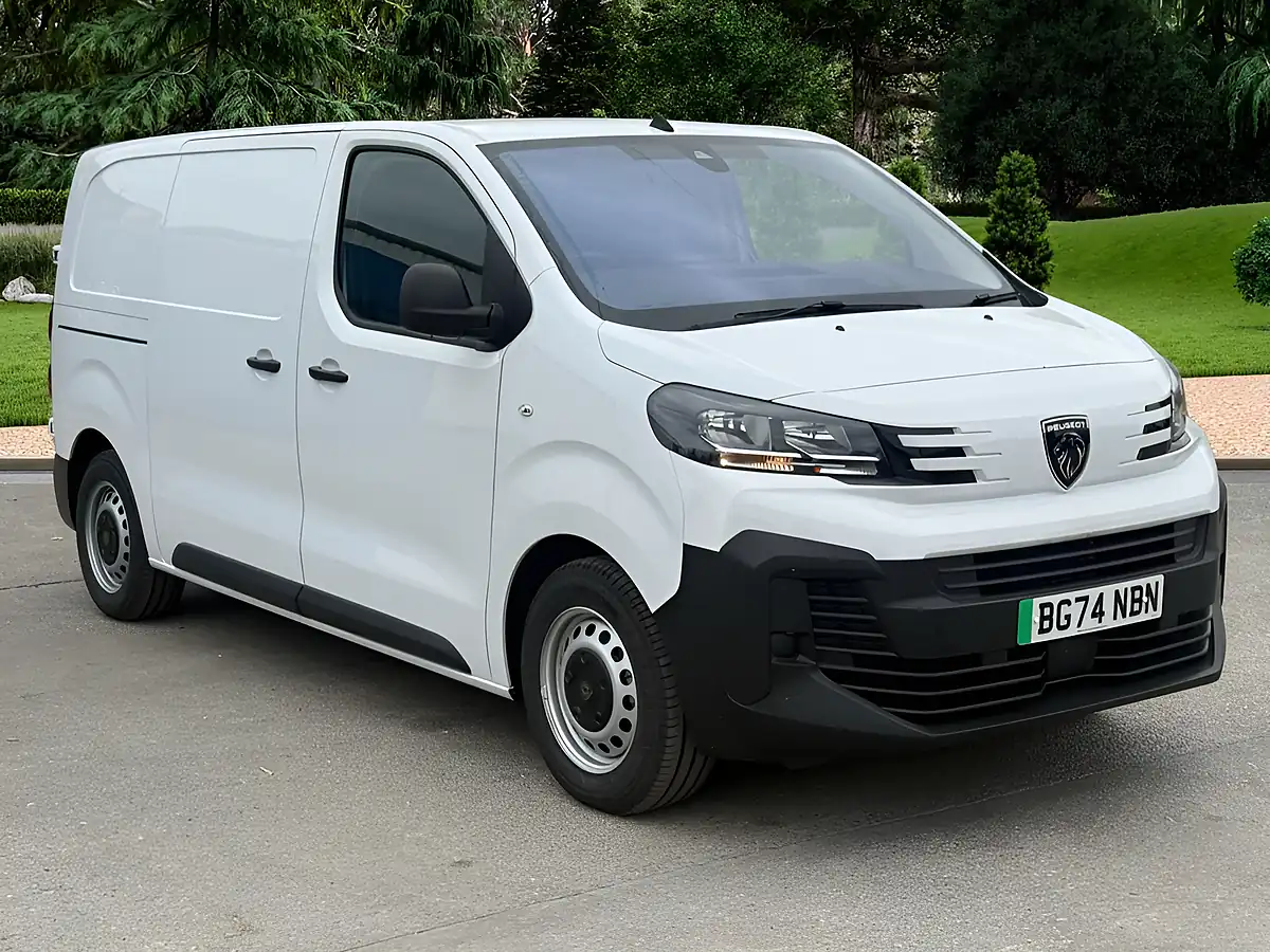 Used 2024 Peugeot E-Expert Professional Standard White - Interior and Exterior details 9