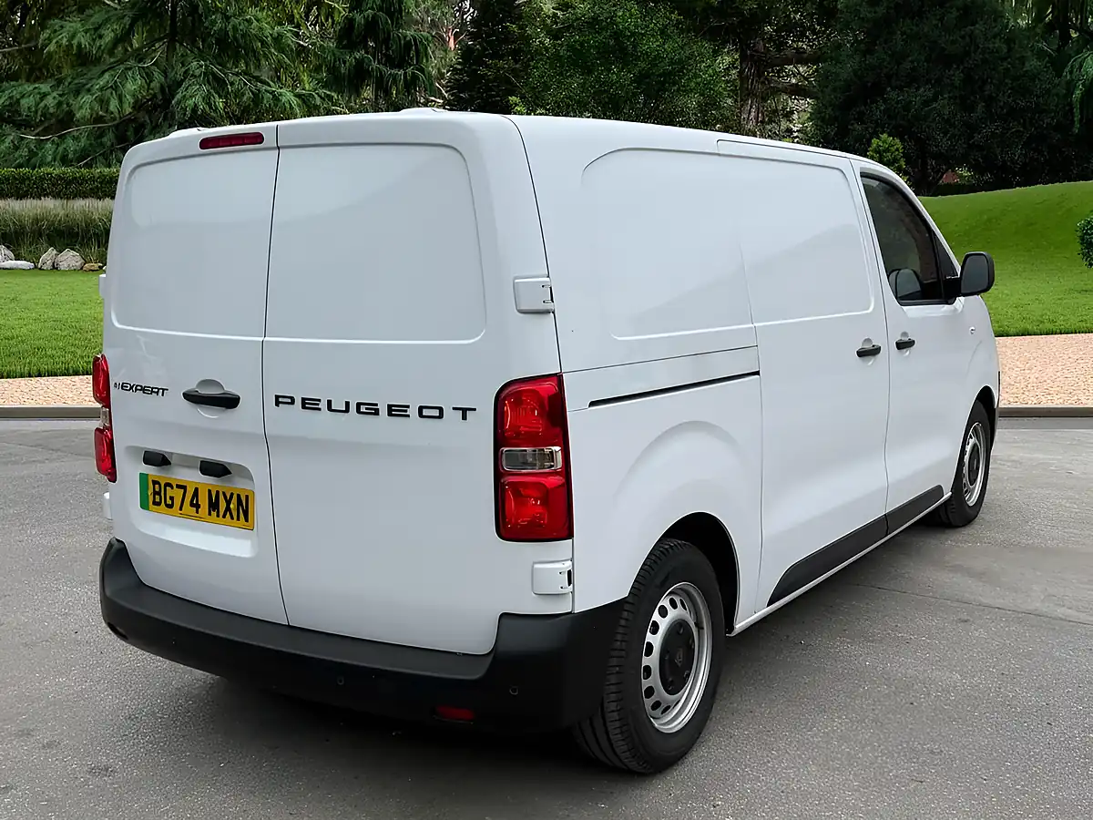 Used 2024 Peugeot E-Expert Professional Standard White - Interior and Exterior details 10