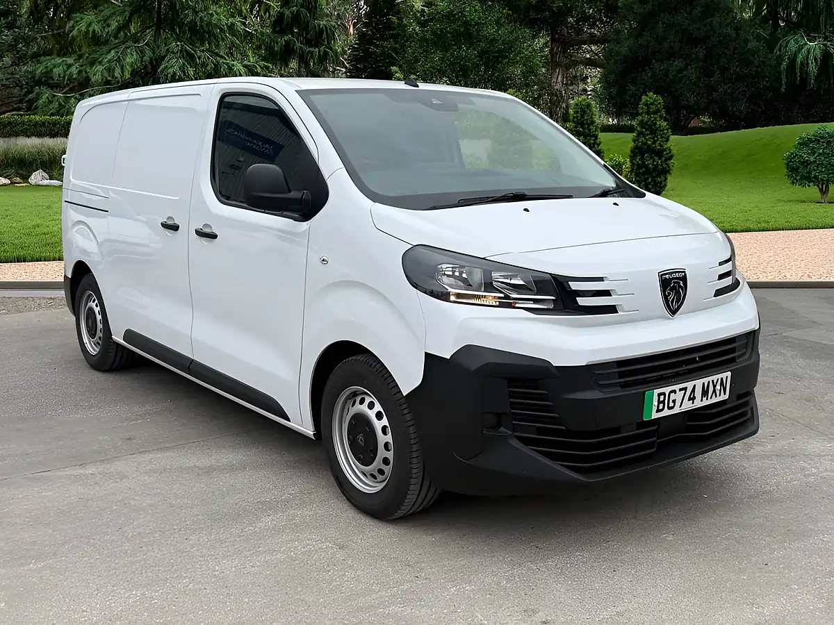 Used 2024 Peugeot E-Expert Professional Standard White - Interior and Exterior details 11