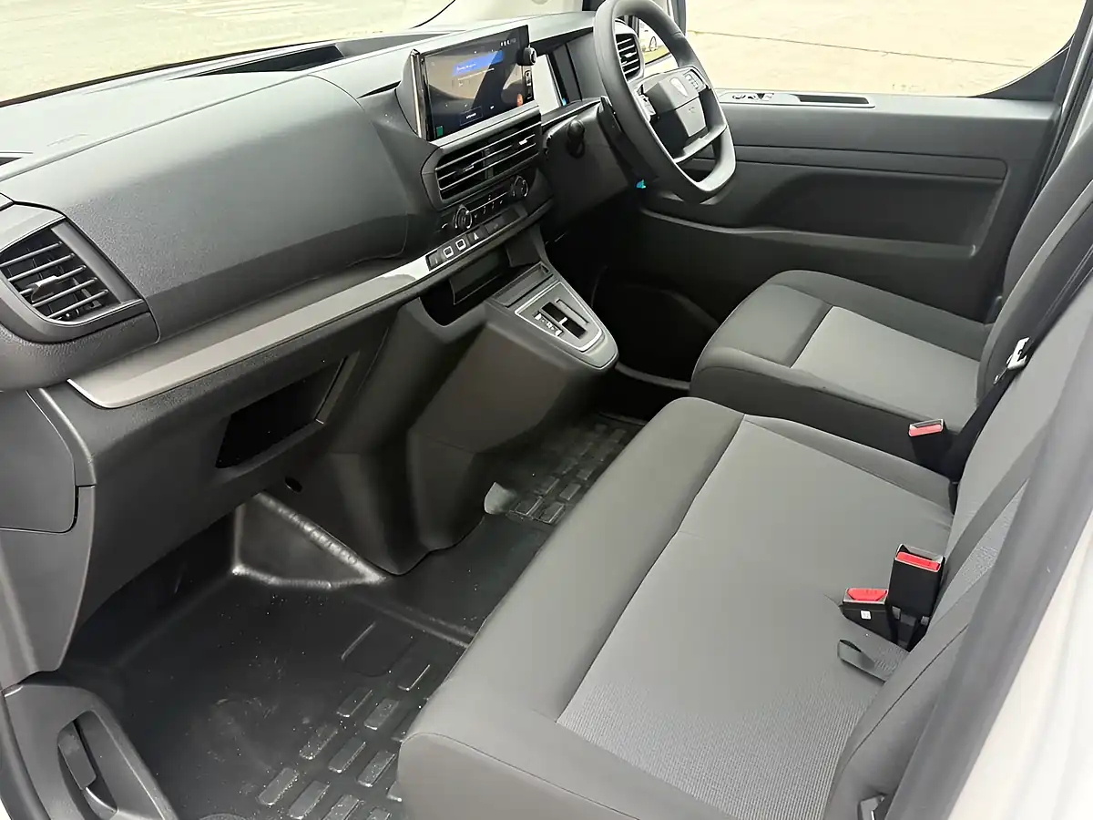Used 2024 Peugeot E-Expert Professional Standard White - Interior and Exterior details 17