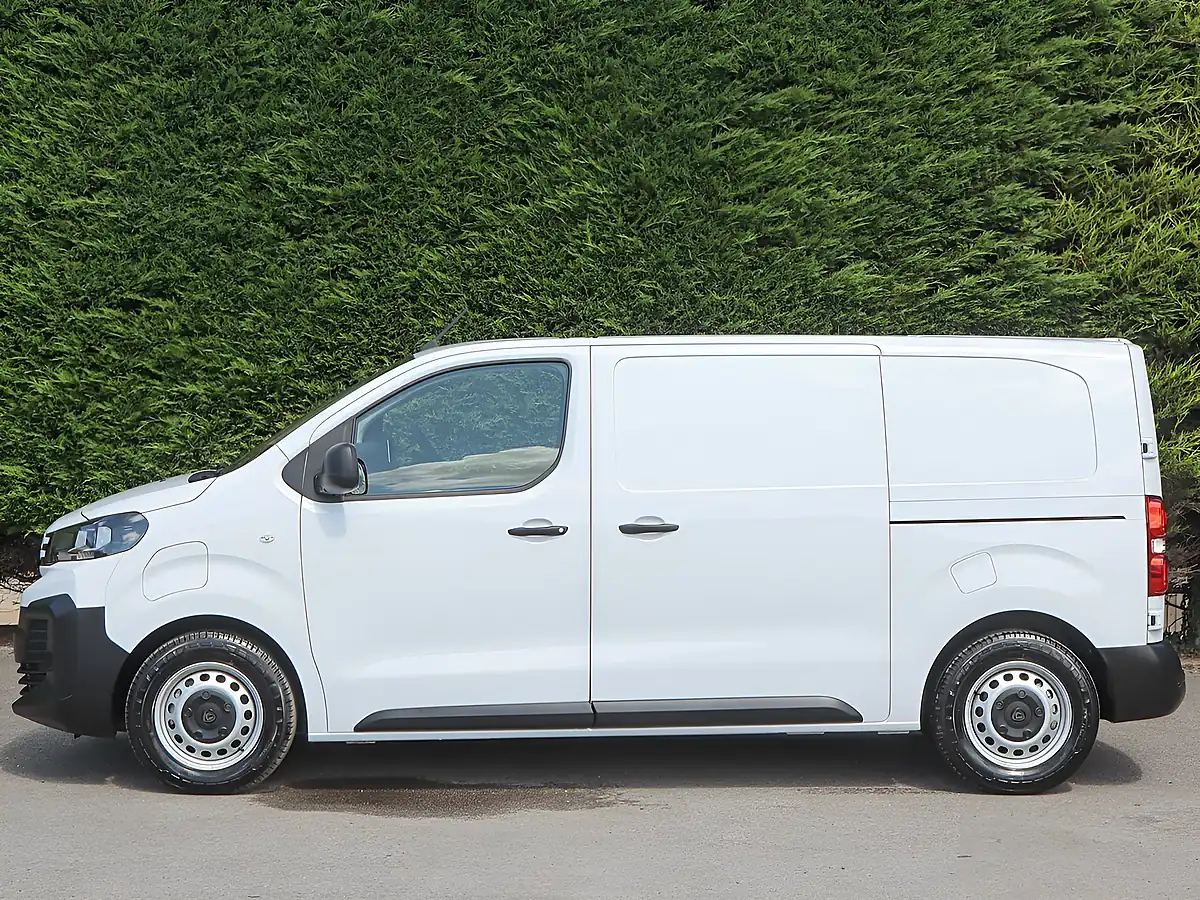 Used 2024 Peugeot E-Expert Professional White - Interior and Exterior details 11