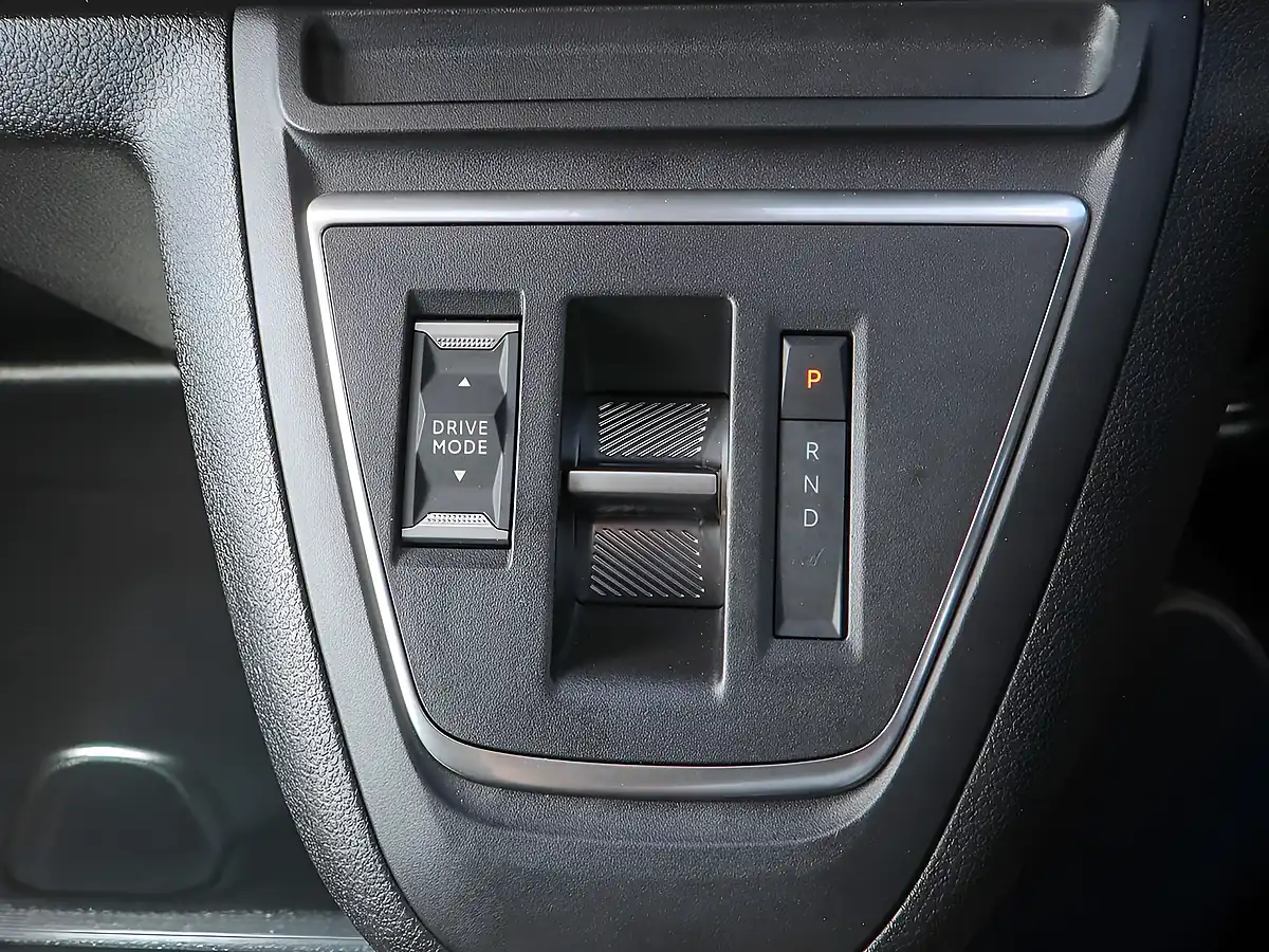 Used 2024 Peugeot E-Expert Professional White - Interior and Exterior details 14