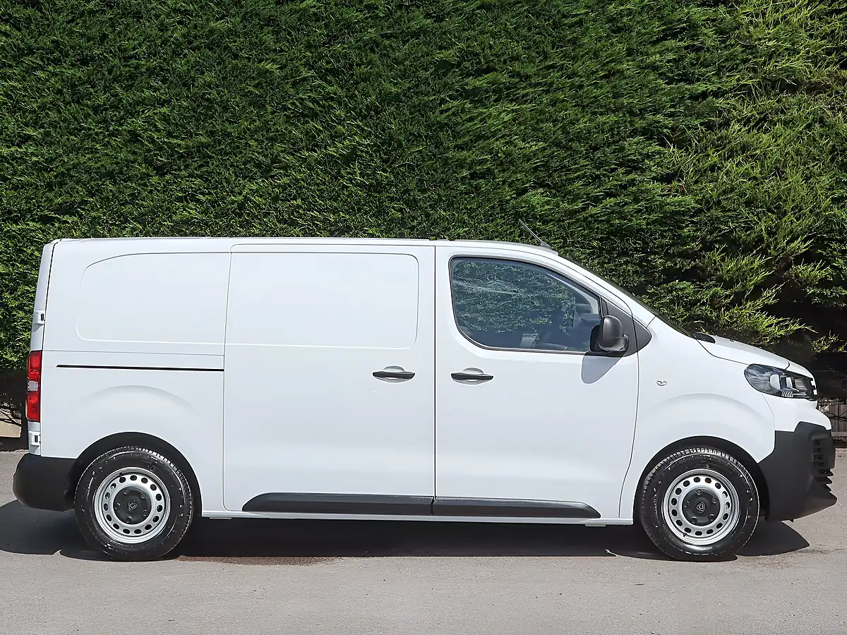 Used 2024 Peugeot E-Expert Professional White - Interior and Exterior details 5