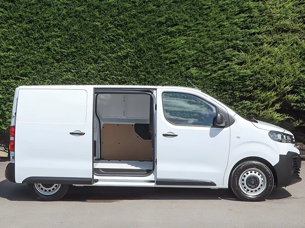 Used 2024 Peugeot E-Expert Professional White - Interior and Exterior details 6