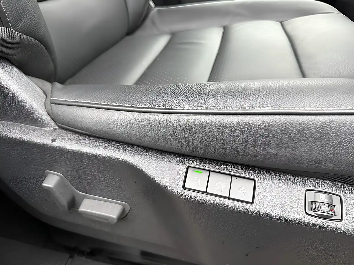 Used 2024 Peugeot E- Traveller Allure Standard Grey - Interior and Exterior details 8