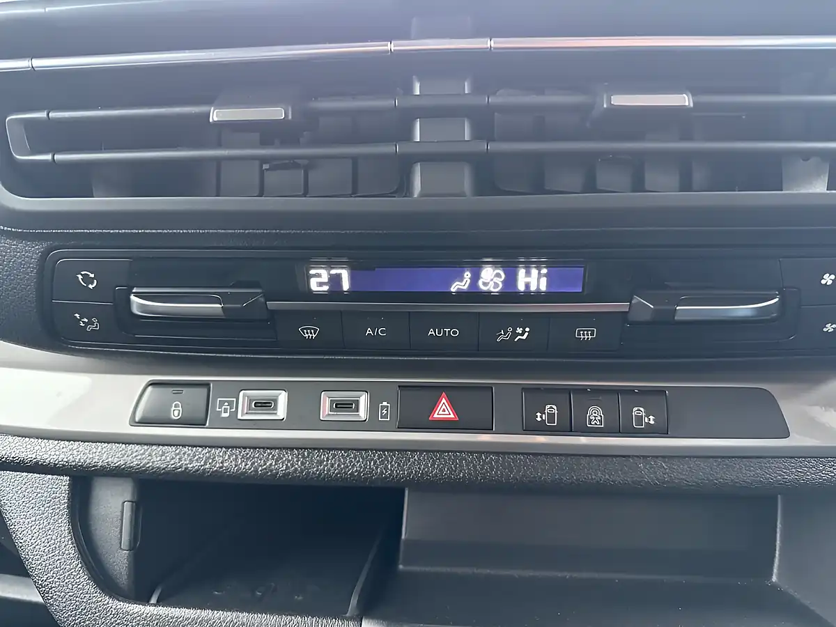 Used 2024 Peugeot E- Traveller Allure Standard Grey - Interior and Exterior details 9