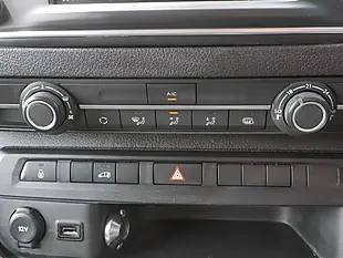 Used 2024 Peugeot Expert 1400 Professional Premium Ice White - Interior and Exterior details 15