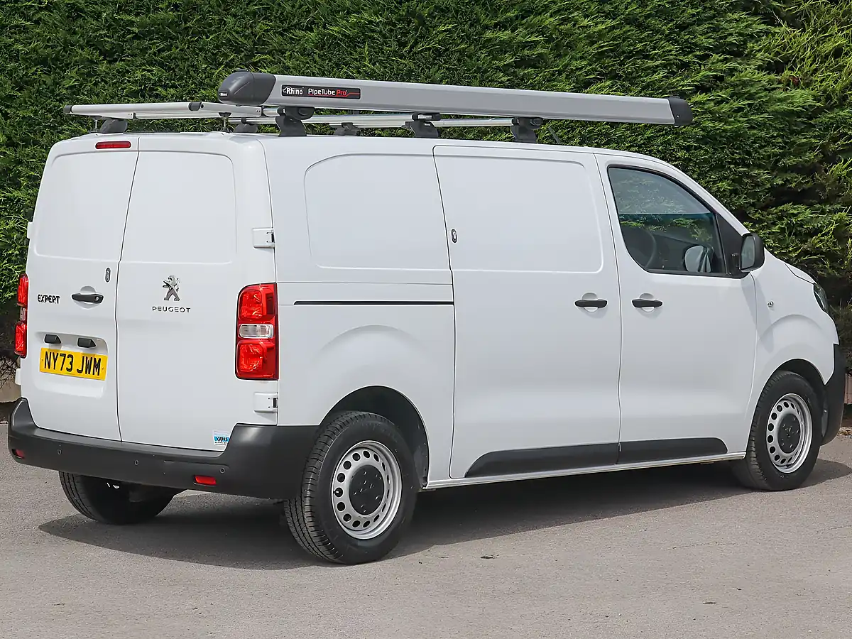 Used 2024 Peugeot Expert 1400 Professional Premium Ice White - Interior and Exterior details 6