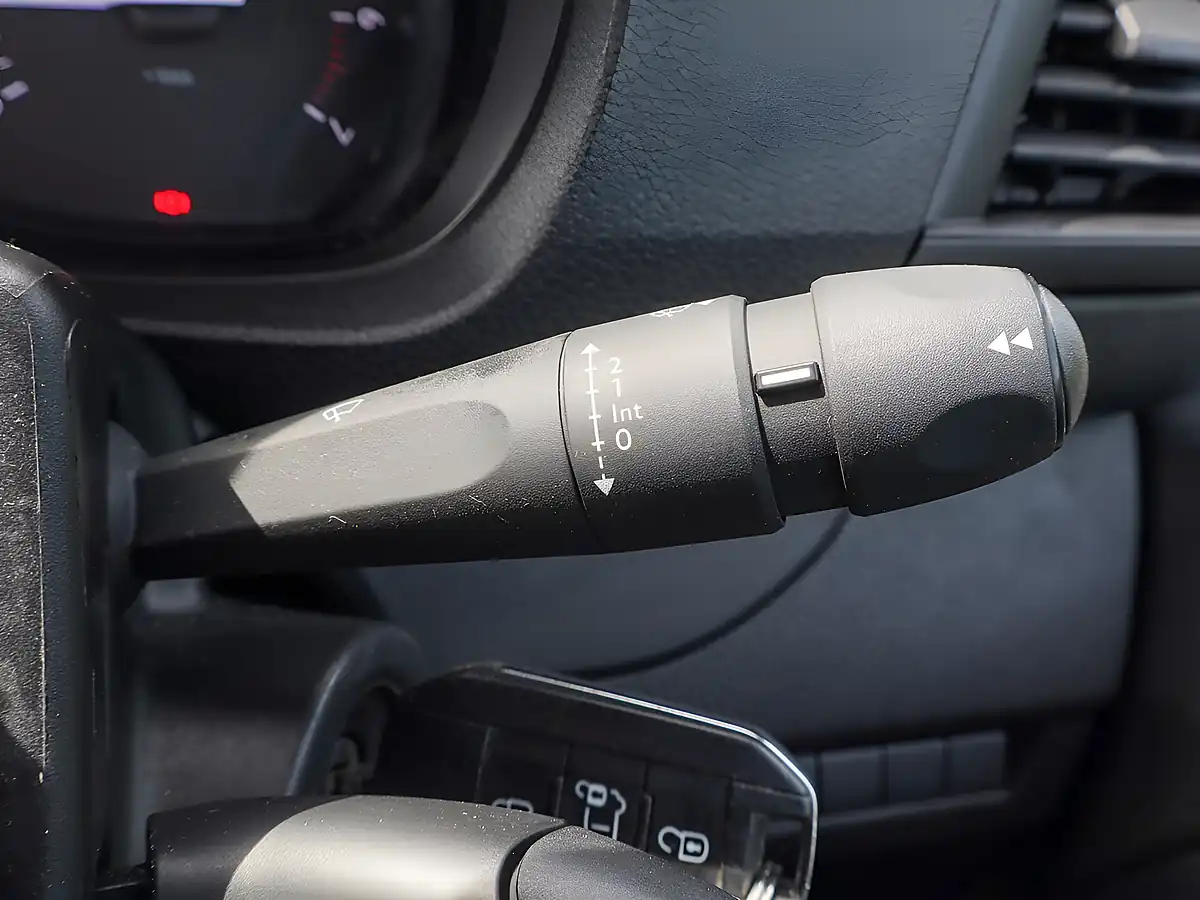 Used 2024 Peugeot Expert 1400 Professional Premium + White - Interior and Exterior details 13