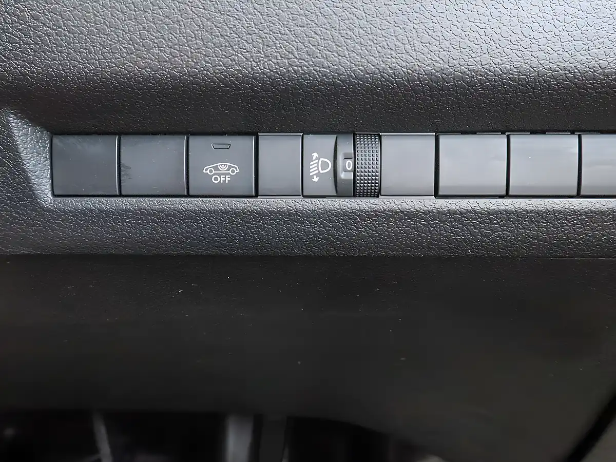 Used 2024 Peugeot Expert 1400 Professional Premium + White - Interior and Exterior details 15
