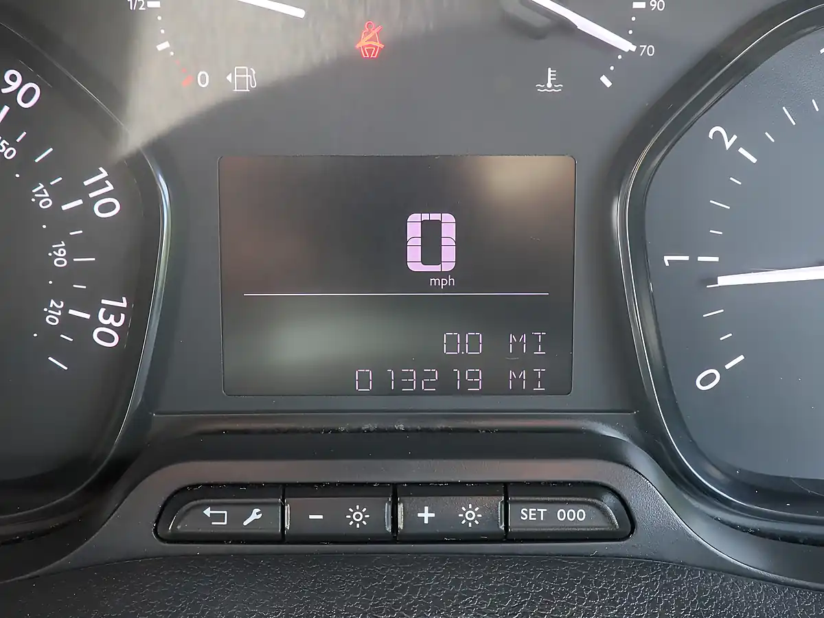 Used 2024 Peugeot Expert 1400 Professional Premium + White - Interior and Exterior details 6