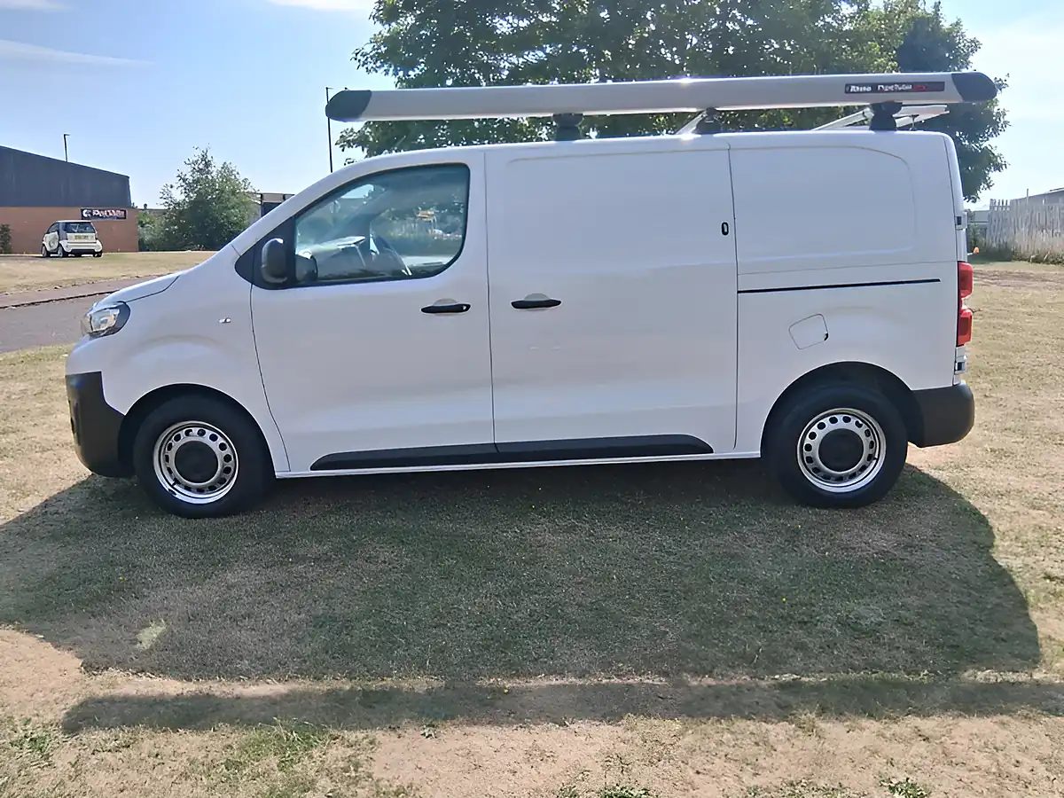 Used 2024 Peugeot Expert Professional Premium White - Interior and Exterior details 2