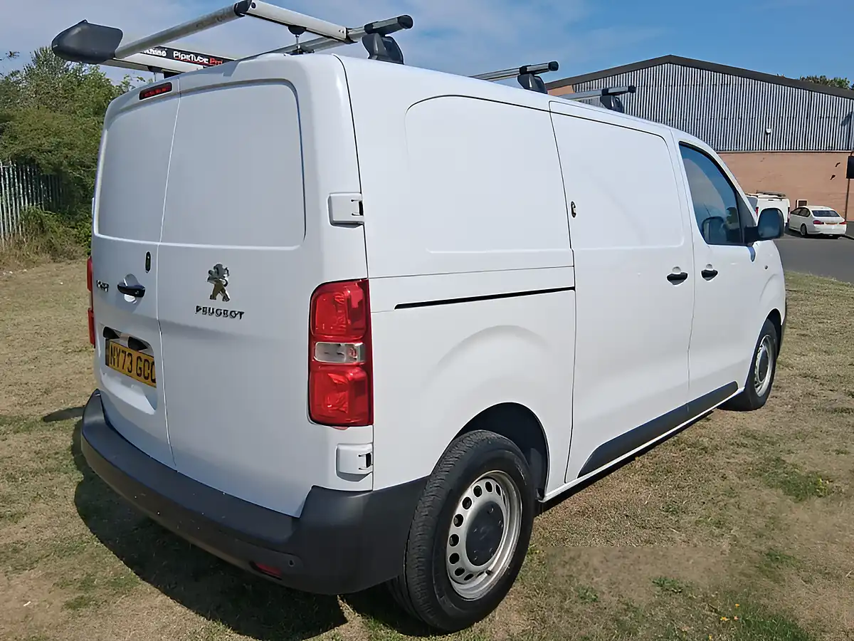 Used 2024 Peugeot Expert Professional Premium White - Interior and Exterior details 5