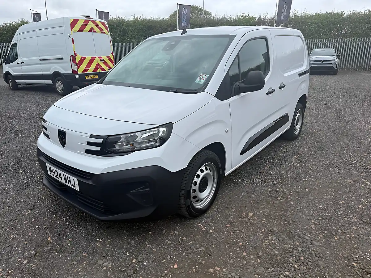 Used 2024 Peugeot Partner 1000 Professional Standard White - Interior and Exterior details 3