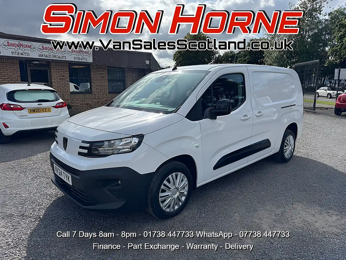 Used 2024 Peugeot Partner Asphalt Ice White - Front View