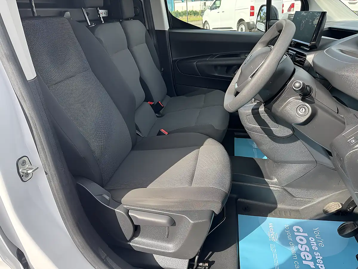 Used 2024 Peugeot Partner Asphalt Ice White - Interior and Exterior details 14