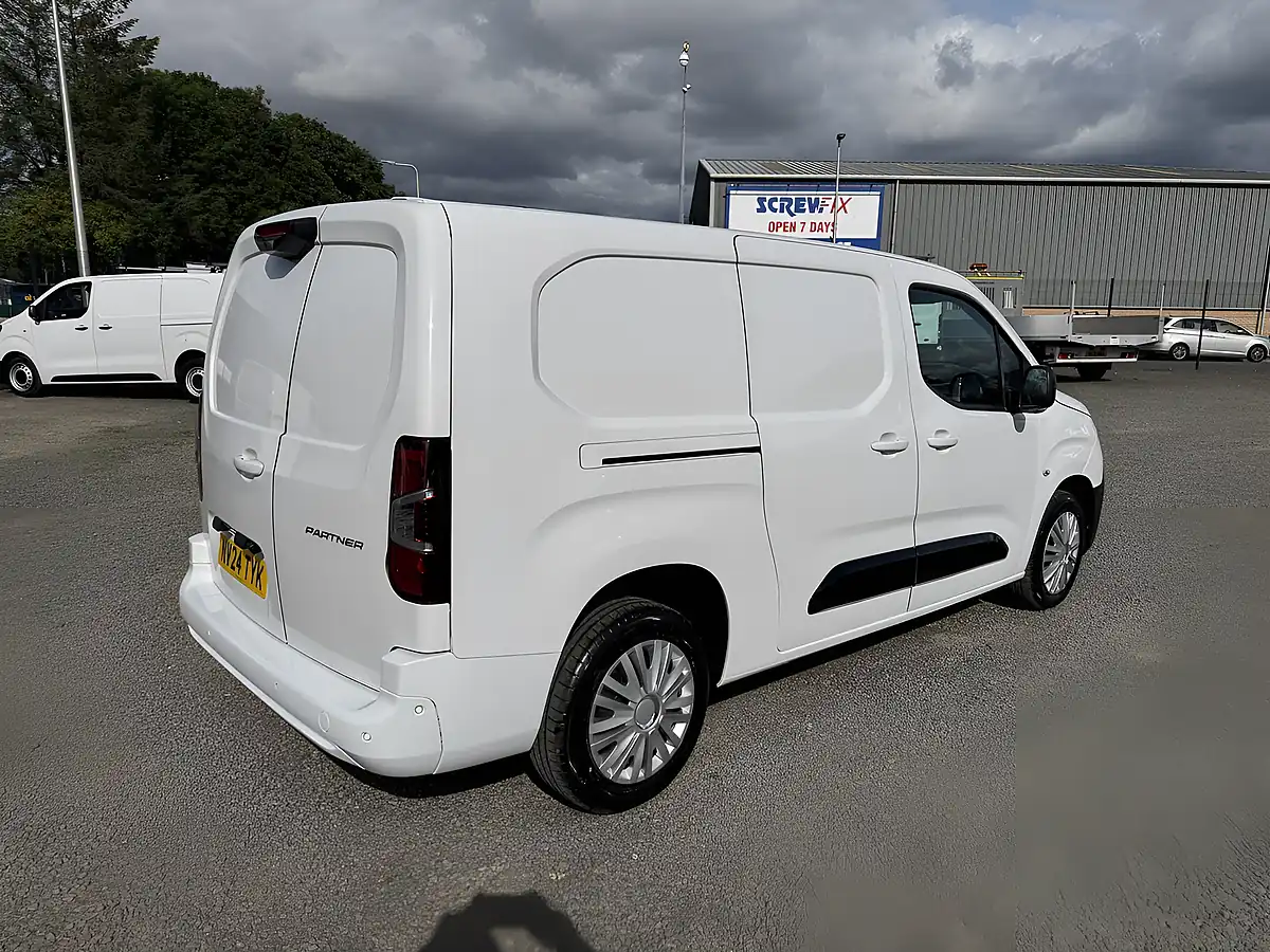 Used 2024 Peugeot Partner Asphalt Ice White - Interior and Exterior details 5