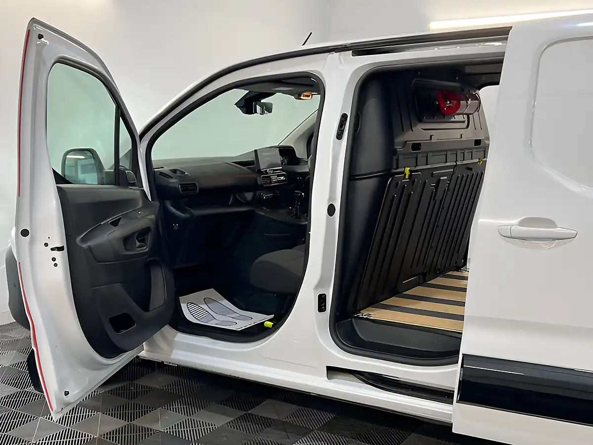 Used 2024 Peugeot Partner Asphalt L2 White - Interior and Exterior details 13